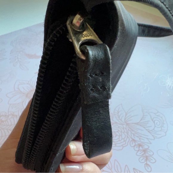 Eddie Bauer Black Crossbody Wallet with Detachable Strap - Picture 10 of 12